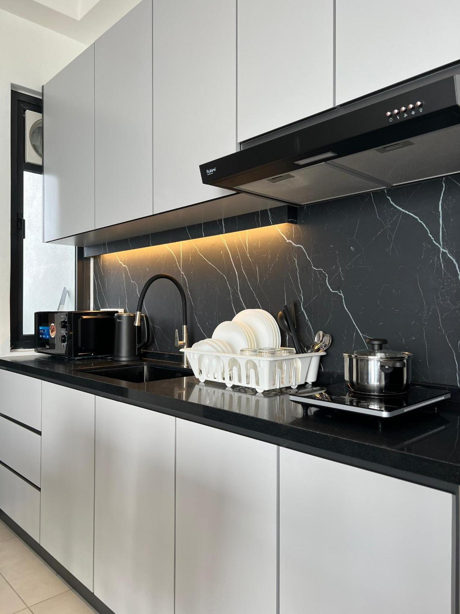 Urban Suites Two Or Three Bedroom Georgetown By Anc Jelutong Экстерьер фото
