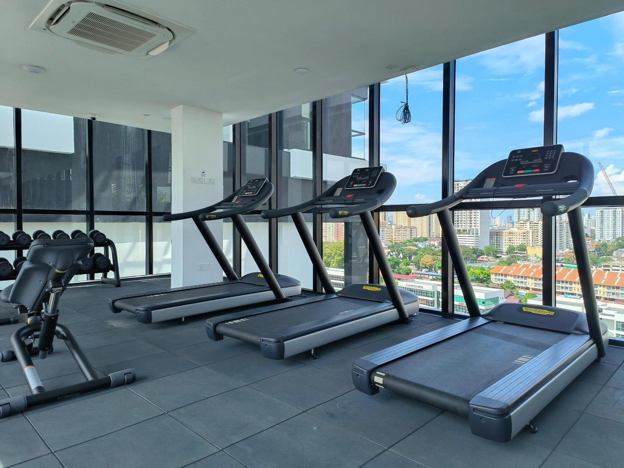 Urban Suites Two Or Three Bedroom Georgetown By Anc Jelutong Экстерьер фото