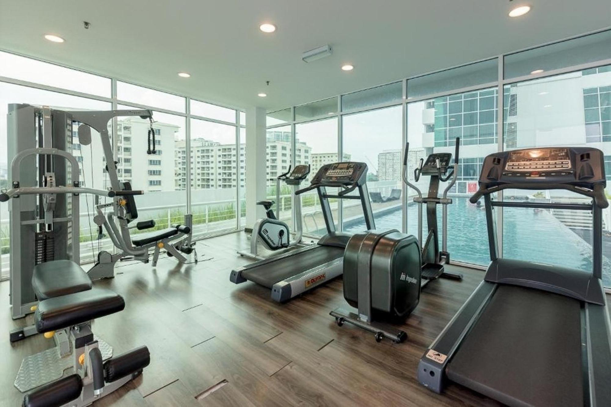 Urban Suites Two Or Three Bedroom Georgetown By Anc Jelutong Экстерьер фото