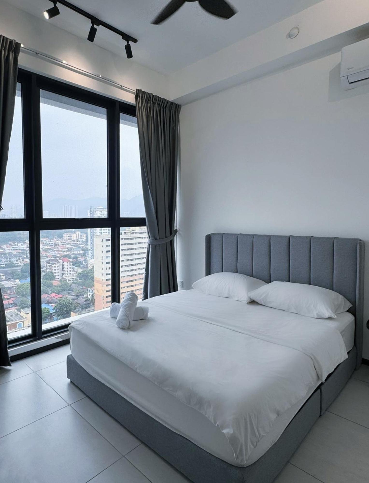 Urban Suites Two Or Three Bedroom Georgetown By Anc Jelutong Экстерьер фото